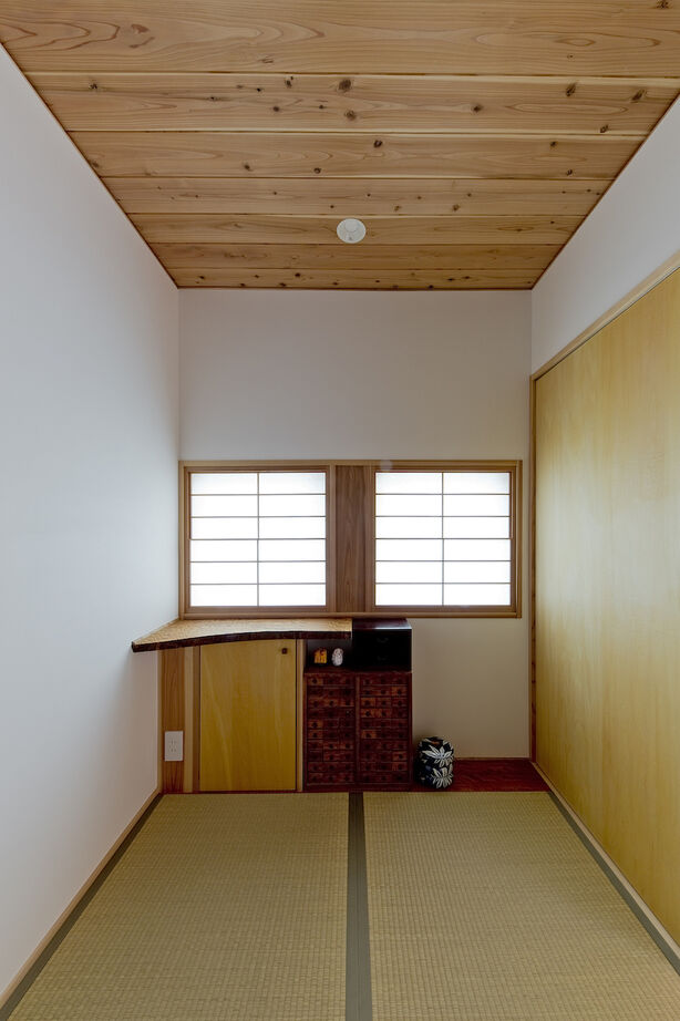 いたや工房（ITAYA KOBO SECONDBASE） 【3000～3500万円／京都府】格子戸で外と繋がる路地空間が魅力。光と視線を巧みに操る2階LDKの住まいの建築実例画像5