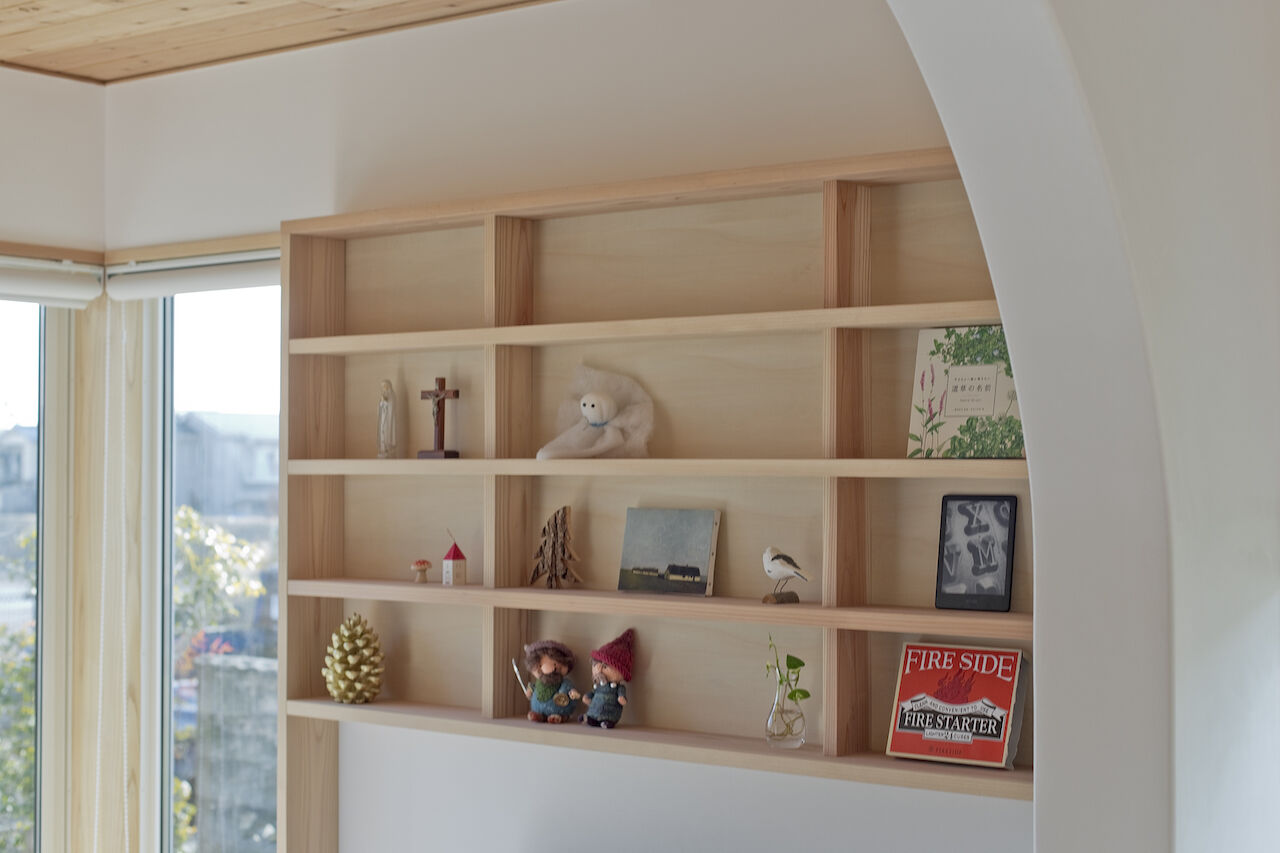 いたや工房（ITAYA KOBO SECONDBASE） 【3000～3500万円／京都府】庭の緑と景色がすぐ側に。和の設えにアーチが馴染む吹き抜け＆薪ストーブの家の建築実例画像5