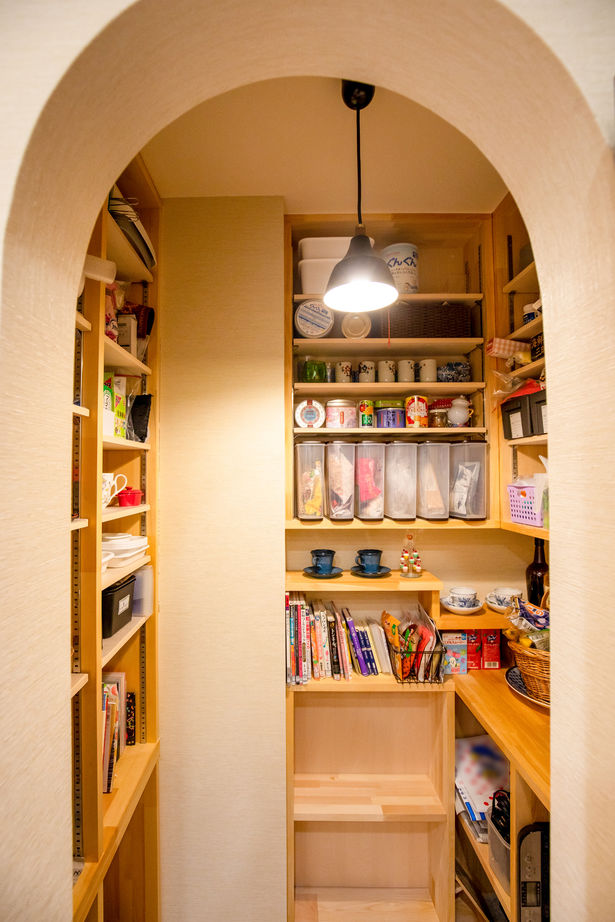 藤見工務店 【奈良県/2000万円台/間取り図有】左官の塗りまでこだわった大工が手掛けた造作収納が光る和モダンの家の建築実例画像4