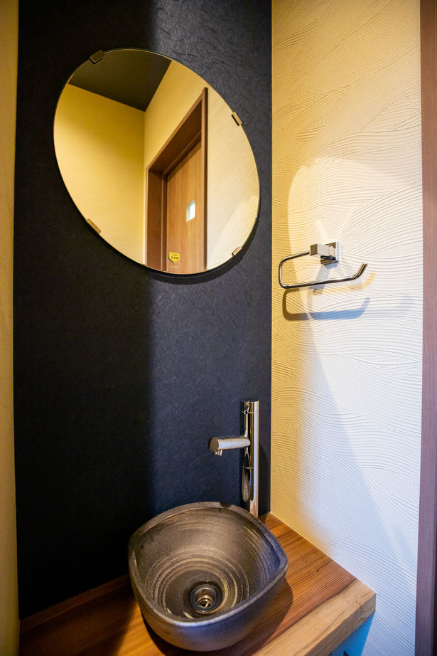 藤見工務店 【奈良県/2000万円台/間取り図有】左官の塗りまでこだわった大工が手掛けた造作収納が光る和モダンの家の建築実例画像9