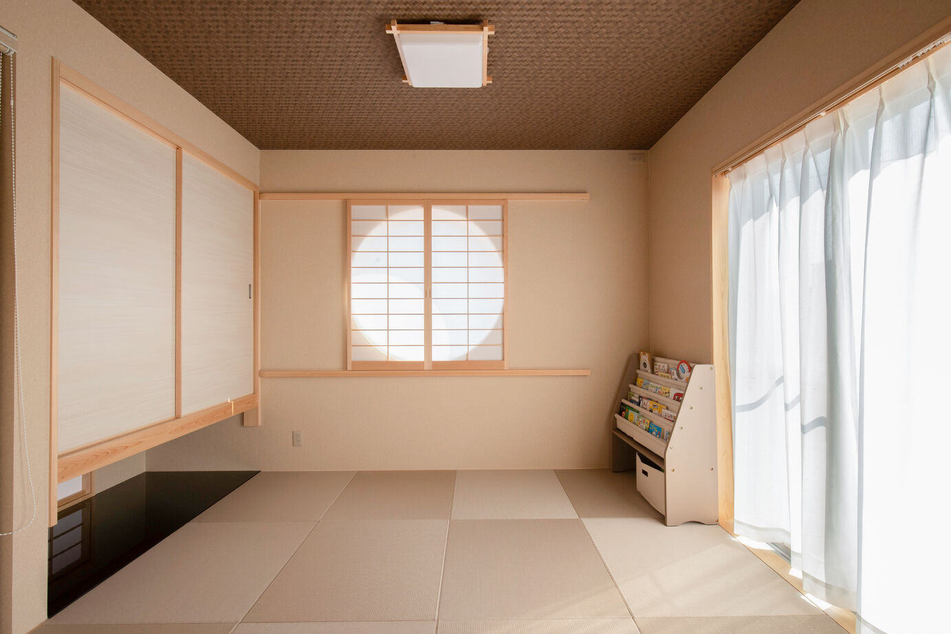 藤見工務店 【ガレージ/木の家/和室】やさしい光が差し込む１階で完結する癒しの家の建築実例画像5