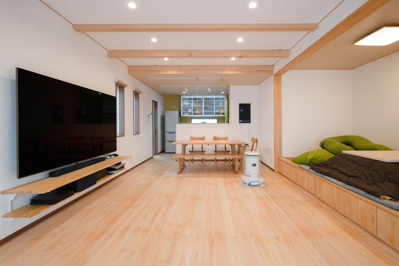 藤見工務店 【木の家】木の香り漂うリビングの梁を魅せるお家の建築実例画像3