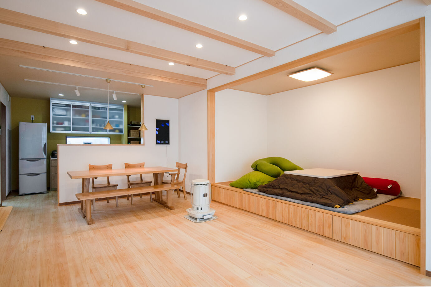 藤見工務店 【木の家】木の香り漂うリビングの梁を魅せるお家の建築実例画像4