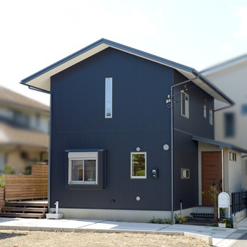 優建築工房 【1000万円台/20坪台/狭小/間取り】狭小ながらも光の集まるダイニングとウッドデッキで家族の団らんをの建築実例画像10