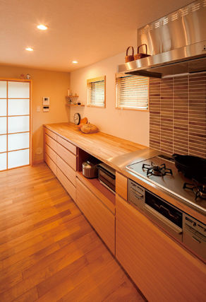 優建築工房 【20坪台・間取り図あり・勾配天井】まるで平屋のよう。大きな勾配天井と緑を愉しむ住まいの建築実例画像3