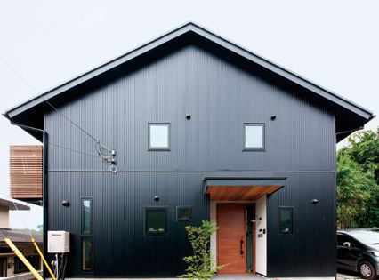 優建築工房 【20坪台・間取り図あり・勾配天井】まるで平屋のよう。大きな勾配天井と緑を愉しむ住まいの建築実例画像7