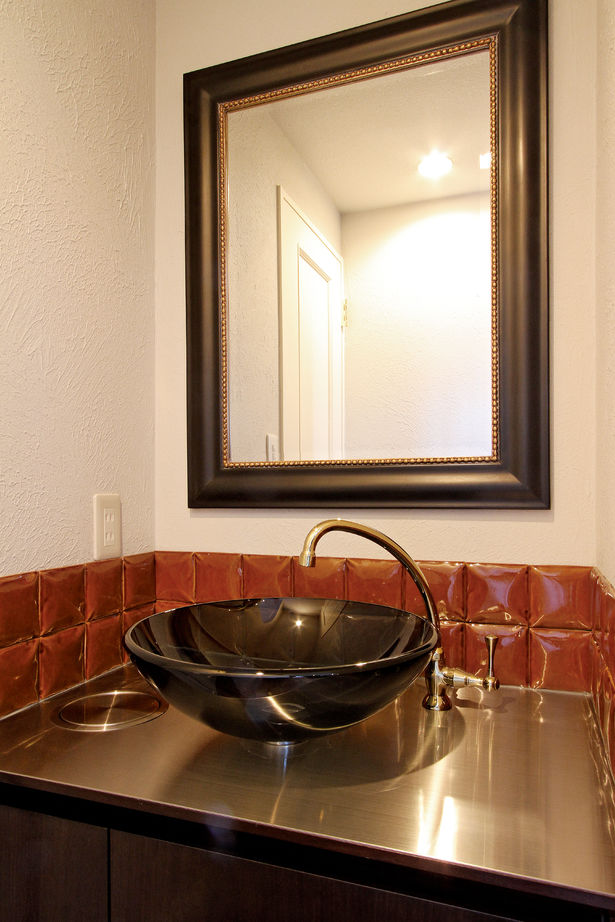 優建築工房 【50坪台】リゾートとアンティークのバランスが絶妙 中庭のあるキューブ型の店舗併用・賃貸併用住宅の建築実例画像7