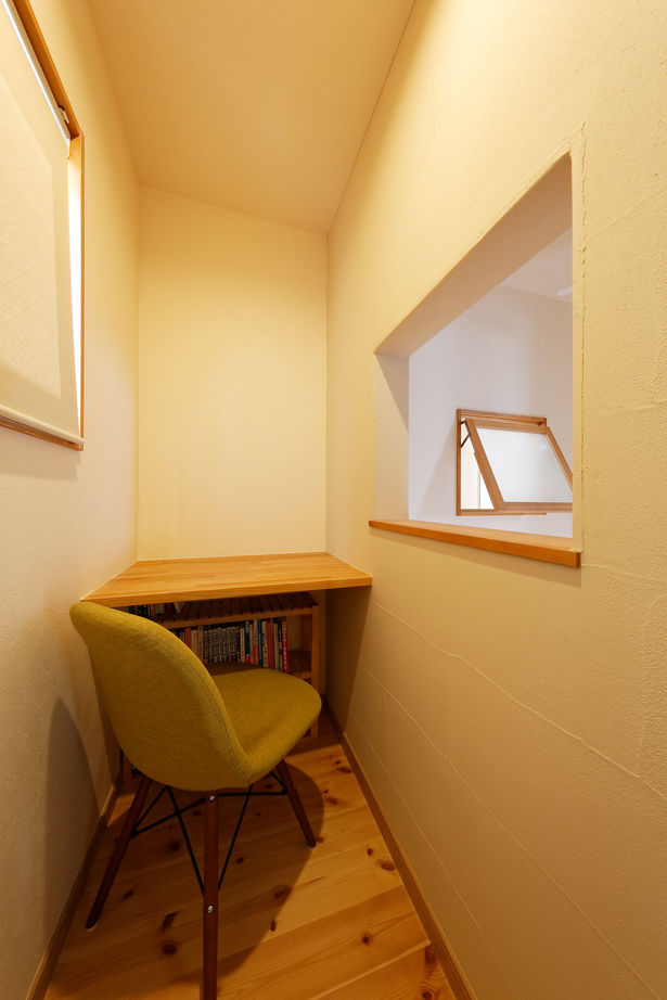 優建築工房 【20坪台・吹き抜け・狭小・2台分ガレージ】吹き抜けにキャットウォーク。光と風が心地よい広がりを感じるの建築実例画像10