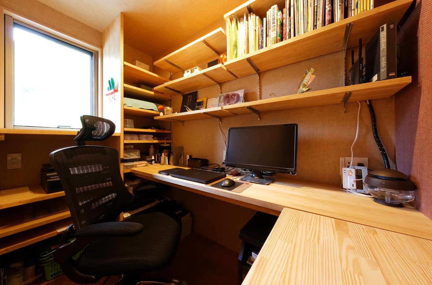 優建築工房 【30坪台・緑あふれる】木漏れ日さす緑豊かな空間。ウッドデッキと勾配天井のある和モダンの家の建築実例画像7