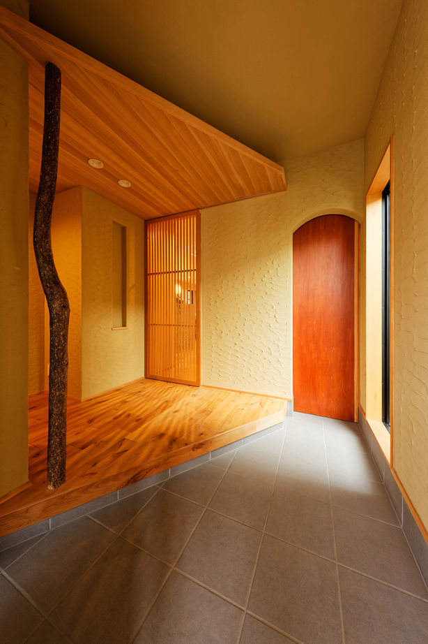 優建築工房 【30坪台・京町家・土間】憧れの京町家をイメージした和モダン。薪ストーブがアクセントになる空間の建築実例画像2