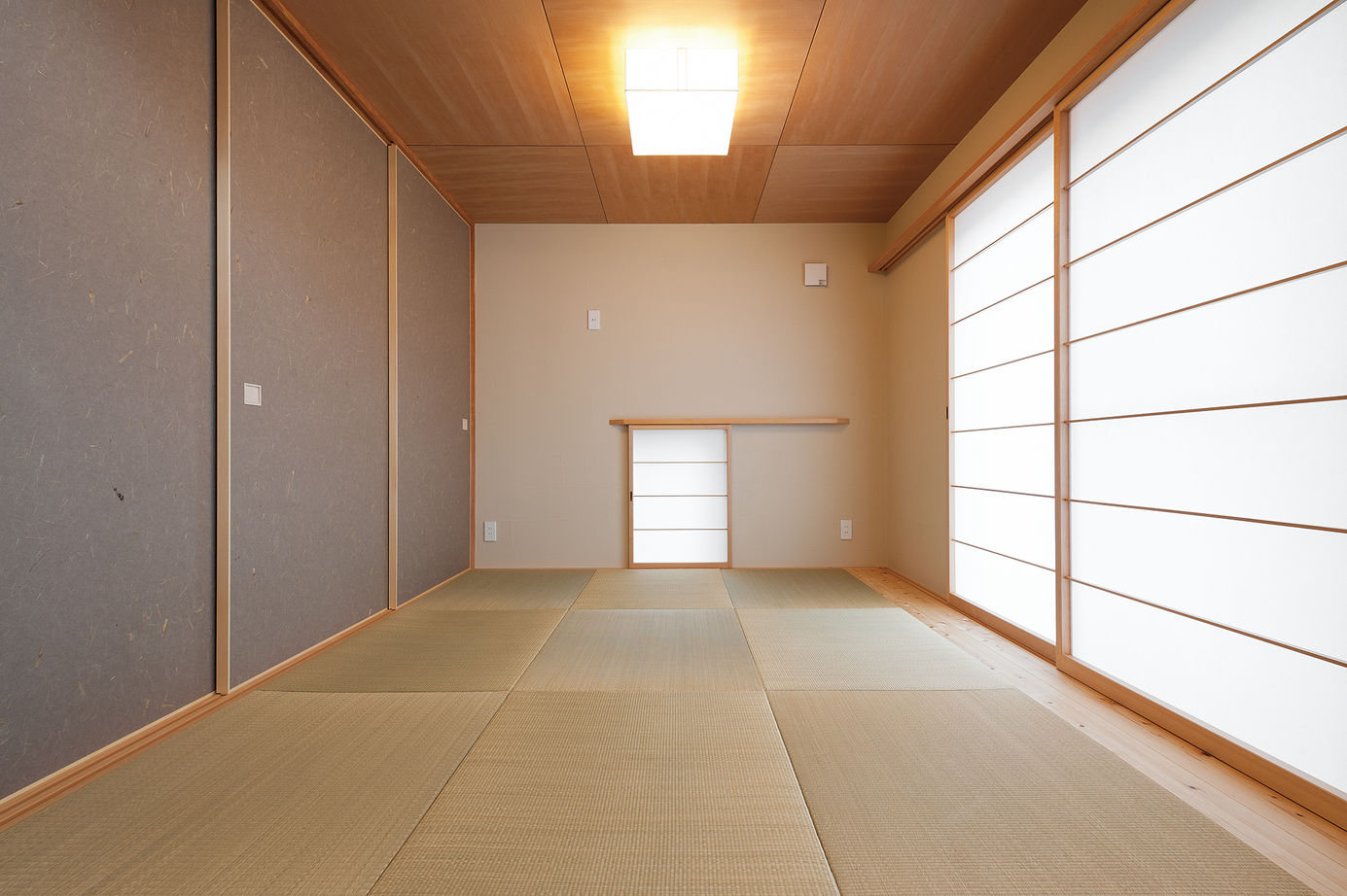 優建築工房 【30坪台/吹抜け/家事動線/間取り図】資料請求から12年越しの家探し。光と風に包まれる自然素材の住まいの建築実例画像4