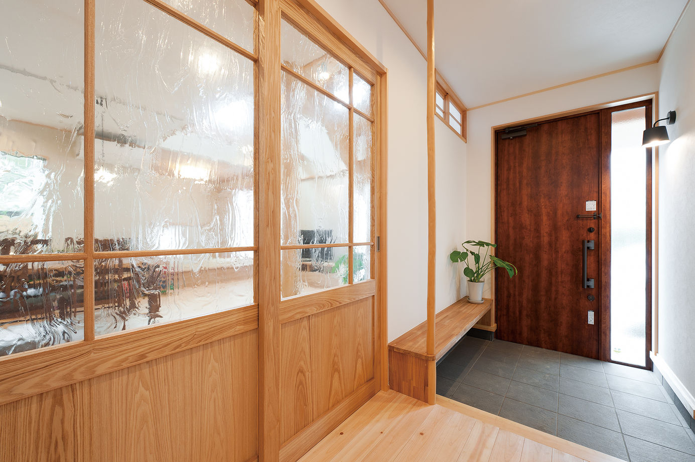 優建築工房 【30坪台/吹抜け/家事動線/間取り図】資料請求から12年越しの家探し。光と風に包まれる自然素材の住まいの建築実例画像6