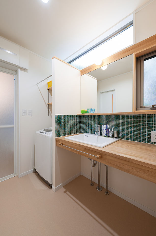 優建築工房 【30坪台/吹抜け/家事動線/間取り図】資料請求から12年越しの家探し。光と風に包まれる自然素材の住まいの建築実例画像9