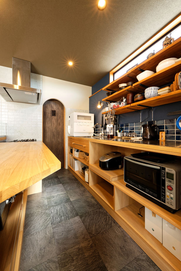 優建築工房 【2000万円台/20坪台/間取り図】子供たちと横並びの食事の時間が幸せ。 蔵をイメージした和モダンスタイルの建築実例画像4