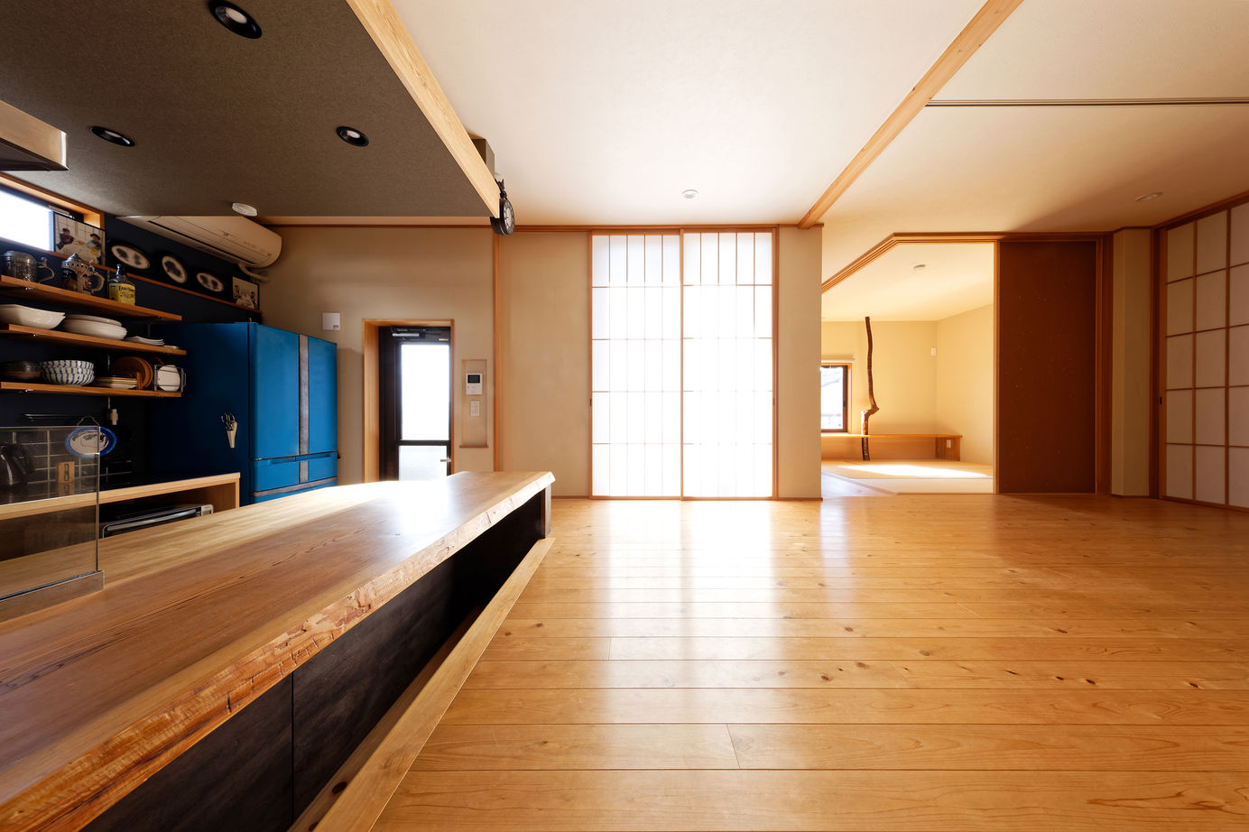 優建築工房 【2000万円台/20坪台/間取り図】子供たちと横並びの食事の時間が幸せ。 蔵をイメージした和モダンスタイルの建築実例画像7