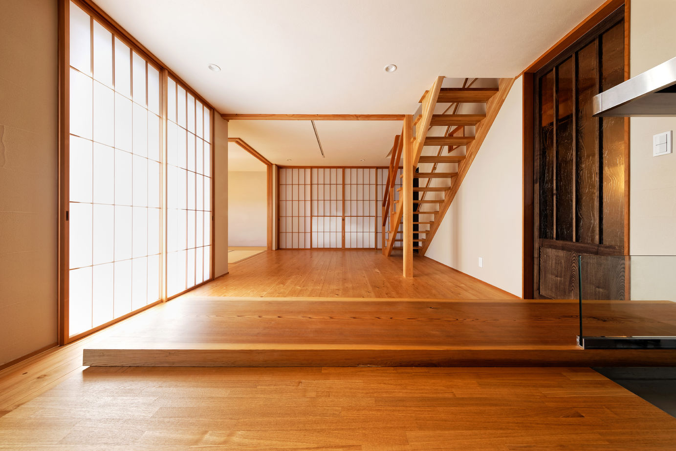 優建築工房 【2000万円台/20坪台/間取り図】子供たちと横並びの食事の時間が幸せ。 蔵をイメージした和モダンスタイルの建築実例画像8