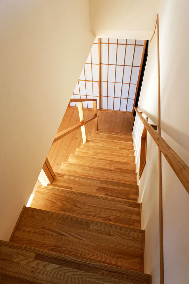 優建築工房 【2000万円台/20坪台/間取り図】子供たちと横並びの食事の時間が幸せ。 蔵をイメージした和モダンスタイルの建築実例画像10