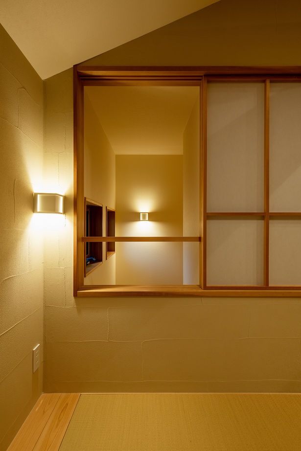 優建築工房 【2397万円/20坪台/高台】「玄関を入ると2階リビング」。雛壇状の立地を生かしたお手本となる家づくりの建築実例画像8