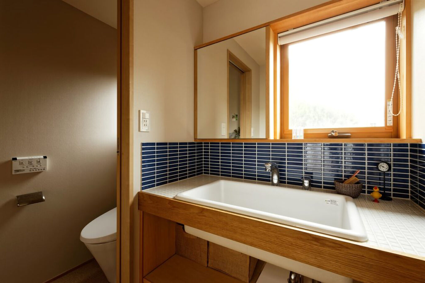 優建築工房 【2000万円台/20坪台/間取り図】眺めのいいリビングの窓辺に造作のベンチで珈琲を楽しめる暮らしの建築実例画像8