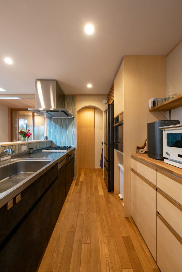 優建築工房 【3000万円台/30坪台/丘陵地】難しい敷地でも設計の工夫で、友人たちとサッカーや映画鑑賞を楽しむ暮らしへの建築実例画像5