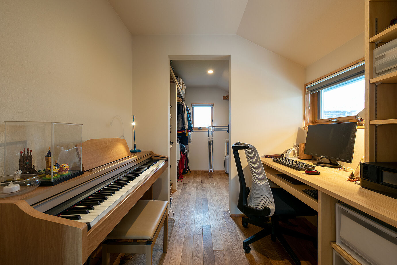 優建築工房 【3000万円台/30坪台/丘陵地】難しい敷地でも設計の工夫で、友人たちとサッカーや映画鑑賞を楽しむ暮らしへの建築実例画像13