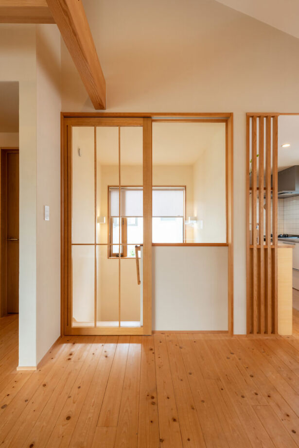 優建築工房 【2000万円台/30坪台/2階LDK】「2階LDKから望む山並みがわが家の最高のご馳走」家族の笑顔が絶えない暮らしの建築実例画像5