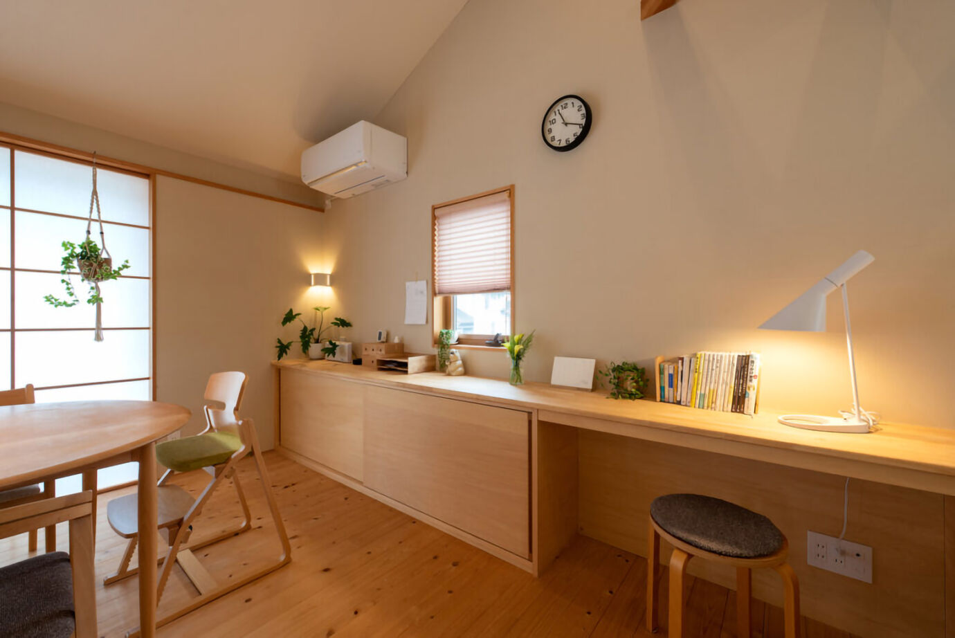 優建築工房 【2000万円台/30坪台/2階LDK】「2階LDKから望む山並みがわが家の最高のご馳走」家族の笑顔が絶えない暮らしの建築実例画像8