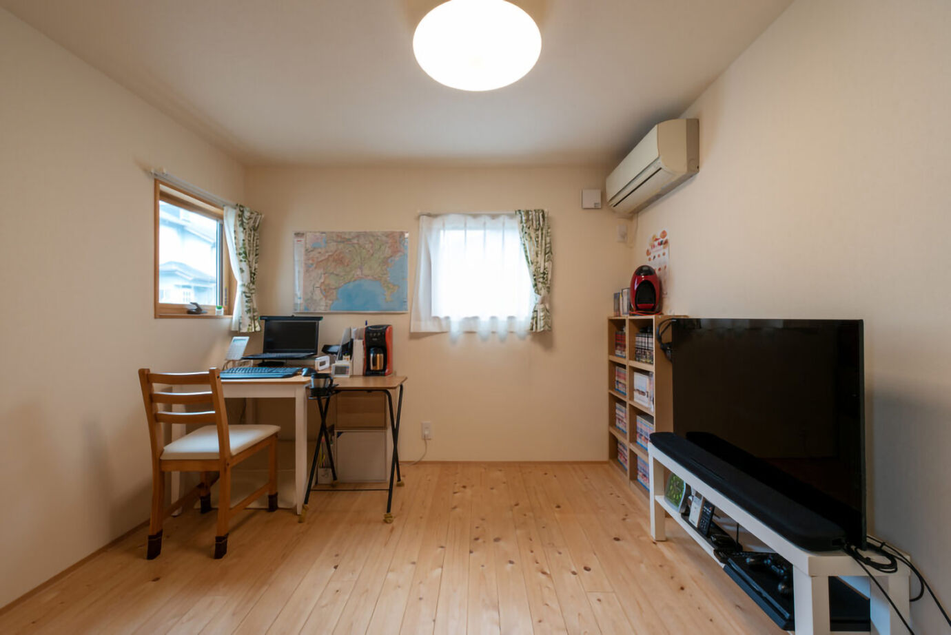 優建築工房 【2000万円台/30坪台/2階LDK】「2階LDKから望む山並みがわが家の最高のご馳走」家族の笑顔が絶えない暮らしの建築実例画像15