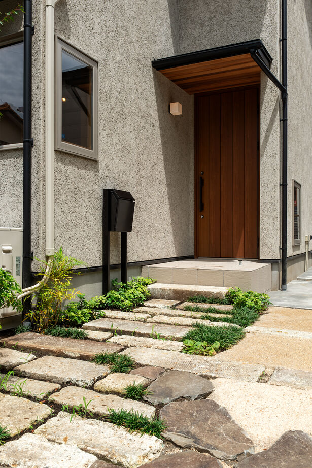 優建築工房 【2000万円台/29坪台/吹き抜け/借景】 庭と縁台デッキが暮らしを彩る、風情豊かな住まいの建築実例画像10