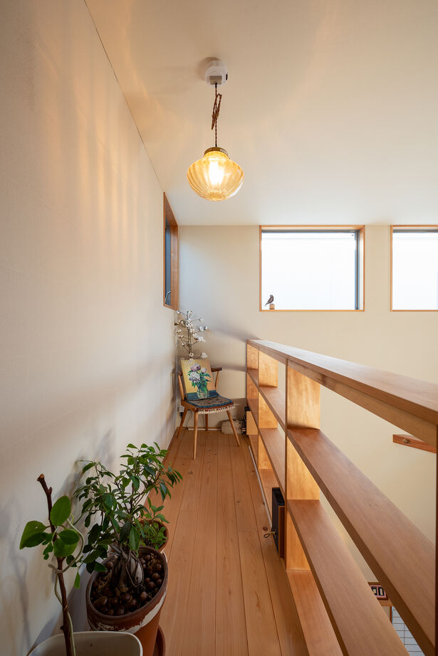 優建築工房 【1000万円台/23坪台/吹き抜け/住宅密集地】南西に開いた、光と風と素材美が響き合う上質な住まいの建築実例画像5