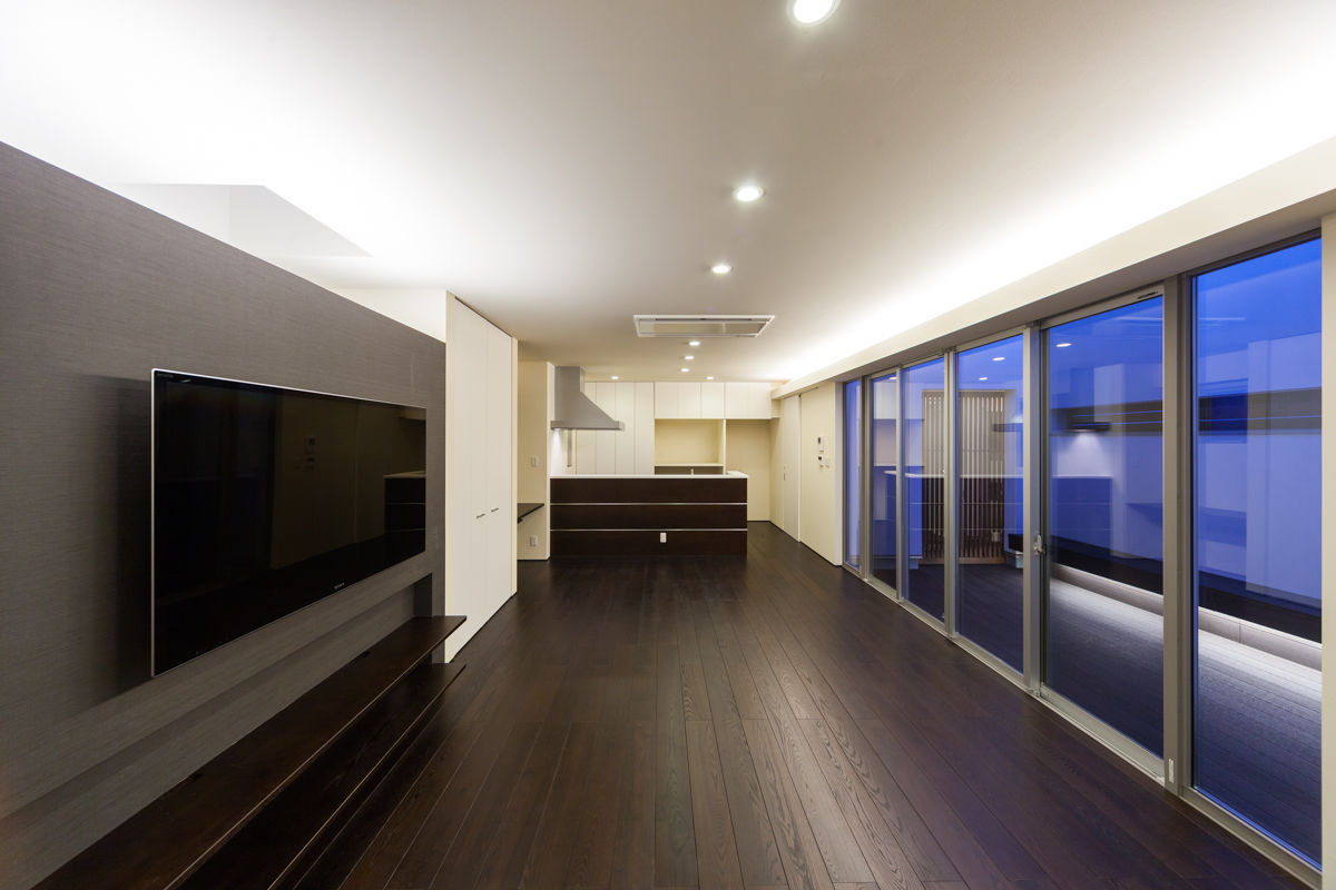 IDEAL HOME　アイデアルホーム（カスタムホーム） 【2000万円台/大阪市/新築/40坪】外を閉じ内に解放ホテルライクな家 都会の中の高級感あるアーバンリゾートの建築実例画像4