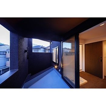 IDEAL HOME　アイデアルホーム（カスタムホーム） 【1000万円台/狭小/大阪市/ビルトインガレージ】敷地14坪で叶えたロンドンの老舗BARのようなオシャレな家の建築実例画像6