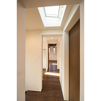 IDEAL HOME　アイデアルホーム（カスタムホーム） 【1000万円台/狭小/大阪市/ビルトインガレージ】敷地14坪で叶えたロンドンの老舗BARのようなオシャレな家の建築実例画像7