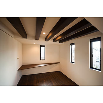 IDEAL HOME　アイデアルホーム（カスタムホーム） 【1000万円台/狭小/大阪市/ビルトインガレージ】敷地14坪で叶えたロンドンの老舗BARのようなオシャレな家の建築実例画像8