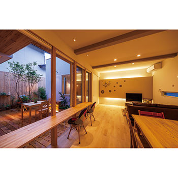 IDEAL HOME　アイデアルホーム（カスタムホーム） 【1000万円台/京都市/アウトドアライフ/約30坪】中庭をコの字に囲む光と風 開放感あふれるホテルライクな家の建築実例画像4