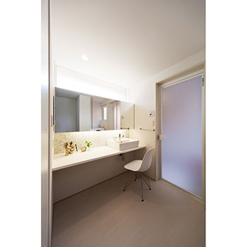 IDEAL HOME　アイデアルホーム（カスタムホーム） 【1000万円台/京都市/アウトドアライフ/約30坪】中庭をコの字に囲む光と風 開放感あふれるホテルライクな家の建築実例画像5