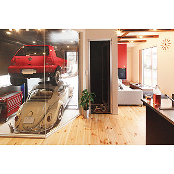 IDEAL HOME　アイデアルホーム（カスタムホーム） 【2000万円台/兵庫/約35坪/車2台】リビングとガレージが一体 休日が待ち遠しい車好きのためのオシャレな家の建築実例画像2