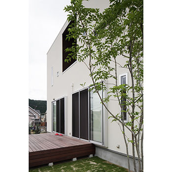 IDEAL HOME　アイデアルホーム（カスタムホーム） 【2000万円台/兵庫/約35坪/車2台】リビングとガレージが一体 休日が待ち遠しい車好きのためのオシャレな家の建築実例画像8