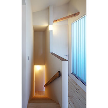 IDEAL HOME　アイデアルホーム（カスタムホーム） 【2000万円台/兵庫/約35坪/車2台】リビングとガレージが一体 休日が待ち遠しい車好きのためのオシャレな家の建築実例画像10