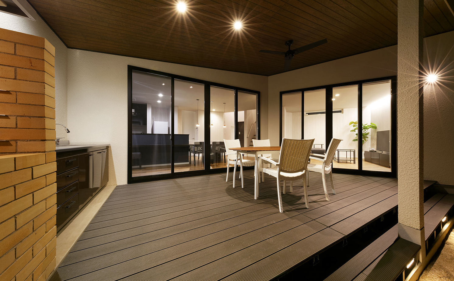 IDEAL HOME　アイデアルホーム（カスタムホーム） 【2000万円台/滋賀/約40坪/間取り設計】人が集い、語らう。アウトドアライフを楽しむBBQ専用グリルのある家の建築実例画像2