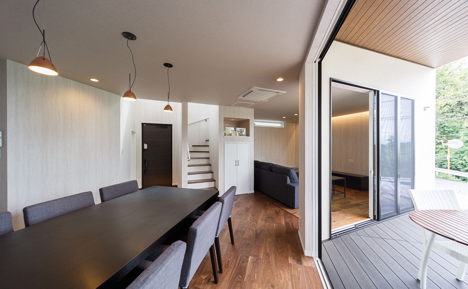 IDEAL HOME　アイデアルホーム（カスタムホーム） 【2000万円台/滋賀/約40坪/間取り設計】人が集い、語らう。アウトドアライフを楽しむBBQ専用グリルのある家の建築実例画像3