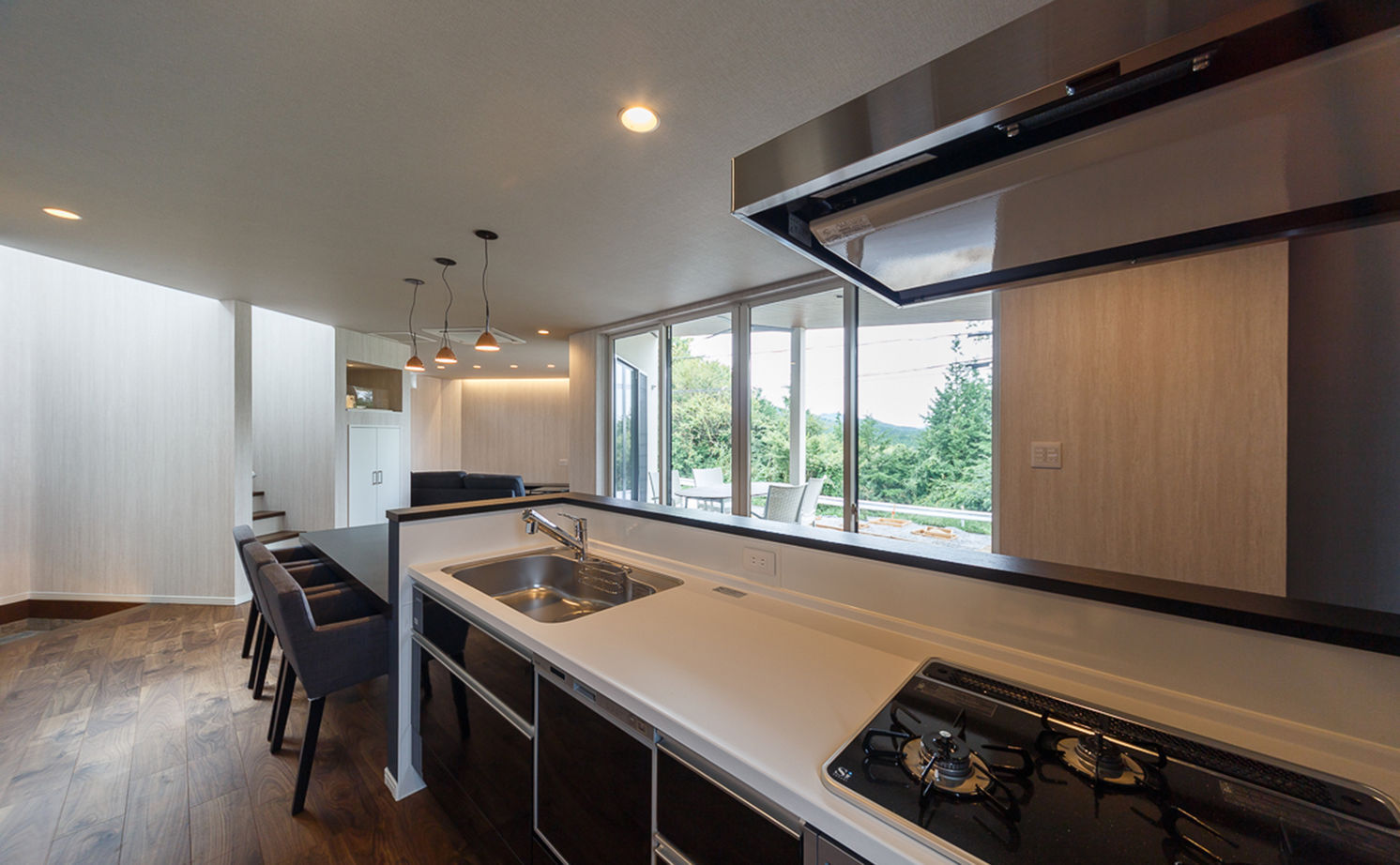 IDEAL HOME　アイデアルホーム（カスタムホーム） 【2000万円台/滋賀/約40坪/間取り設計】人が集い、語らう。アウトドアライフを楽しむBBQ専用グリルのある家の建築実例画像6