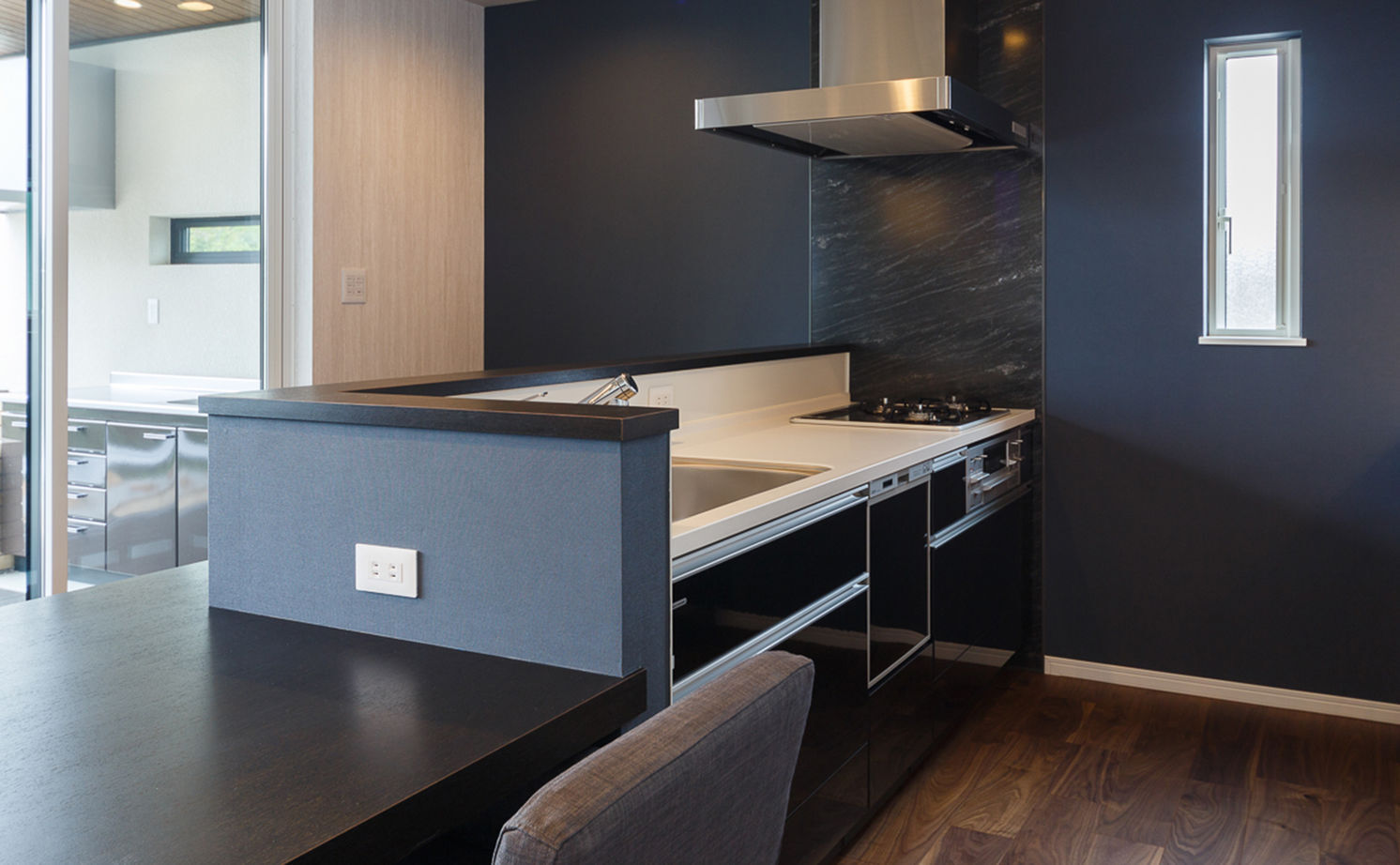 IDEAL HOME　アイデアルホーム（カスタムホーム） 【2000万円台/滋賀/約40坪/間取り設計】人が集い、語らう。アウトドアライフを楽しむBBQ専用グリルのある家の建築実例画像7