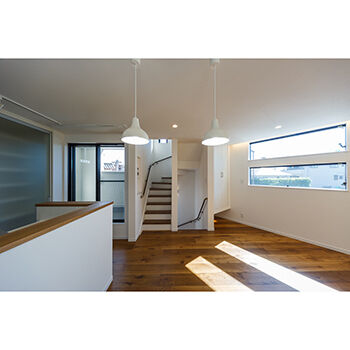 IDEAL HOME　アイデアルホーム（カスタムホーム） 【1000万円台/大阪市/狭小/変形地/約30坪】三方向を道路に面した三角形の土地を活かして建てたオシャレな家の建築実例画像3