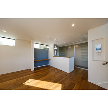 IDEAL HOME　アイデアルホーム（カスタムホーム） 【1000万円台/大阪市/狭小/変形地/約30坪】三方向を道路に面した三角形の土地を活かして建てたオシャレな家の建築実例画像4