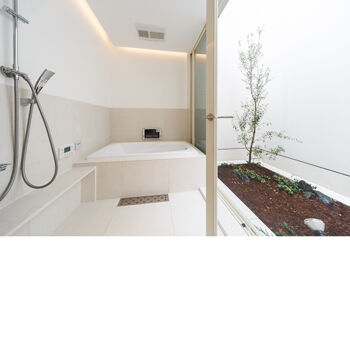 IDEAL HOME　アイデアルホーム（カスタムホーム） 【建築家/ビルトインガレージ/車3台】光、風、空、美しい四季を楽しむ白の世界。豪華客船のような白亜の家の建築実例画像6