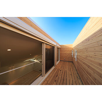 IDEAL HOME　アイデアルホーム（カスタムホーム） 【2000万円台/大阪市内/狭小/約30坪】住宅密集地でも周囲からの視線を遮る設計でカーテンなしで過ごせる家の建築実例画像3