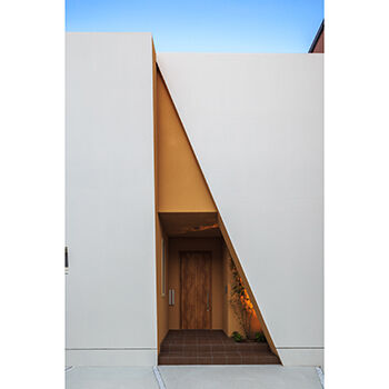 IDEAL HOME　アイデアルホーム（カスタムホーム） 【2000万円台/大阪市内/狭小/約30坪】住宅密集地でも周囲からの視線を遮る設計でカーテンなしで過ごせる家の建築実例画像8