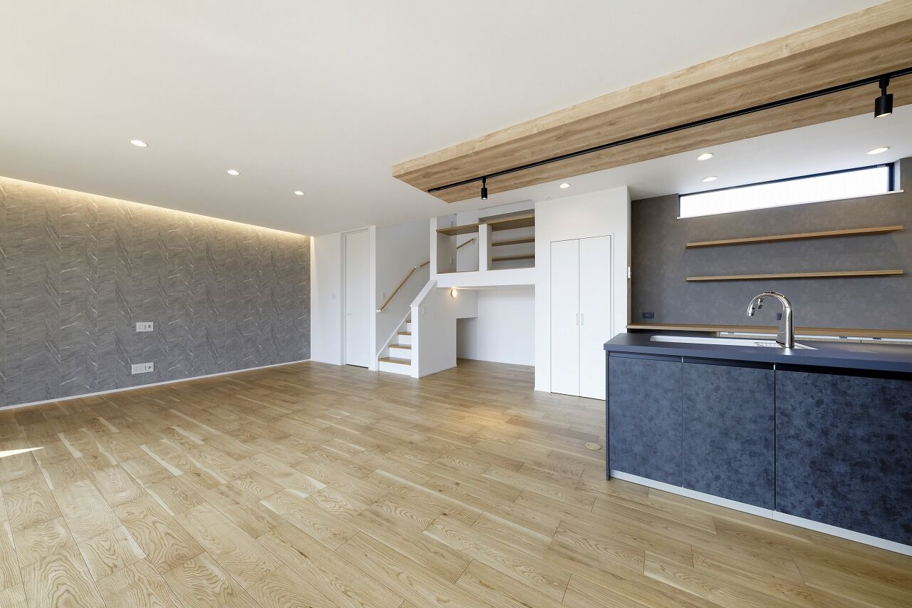 IDEAL HOME　アイデアルホーム（カスタムホーム） 【2000万円台/四条畷市/新築/約38坪】スキップフロア×中庭で、子どもの成長を楽しむオシャレデザイン家の建築実例画像3