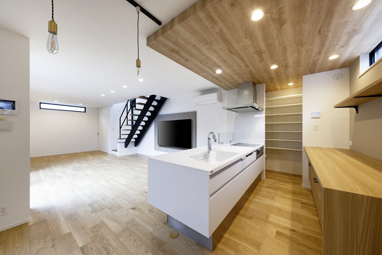 IDEAL HOME　アイデアルホーム（カスタムホーム） 【2000万円台/奈良/約32坪】子どもと楽しめる中庭デッキの間取り設計　高級感あるオシャレな外観の家の建築実例画像4